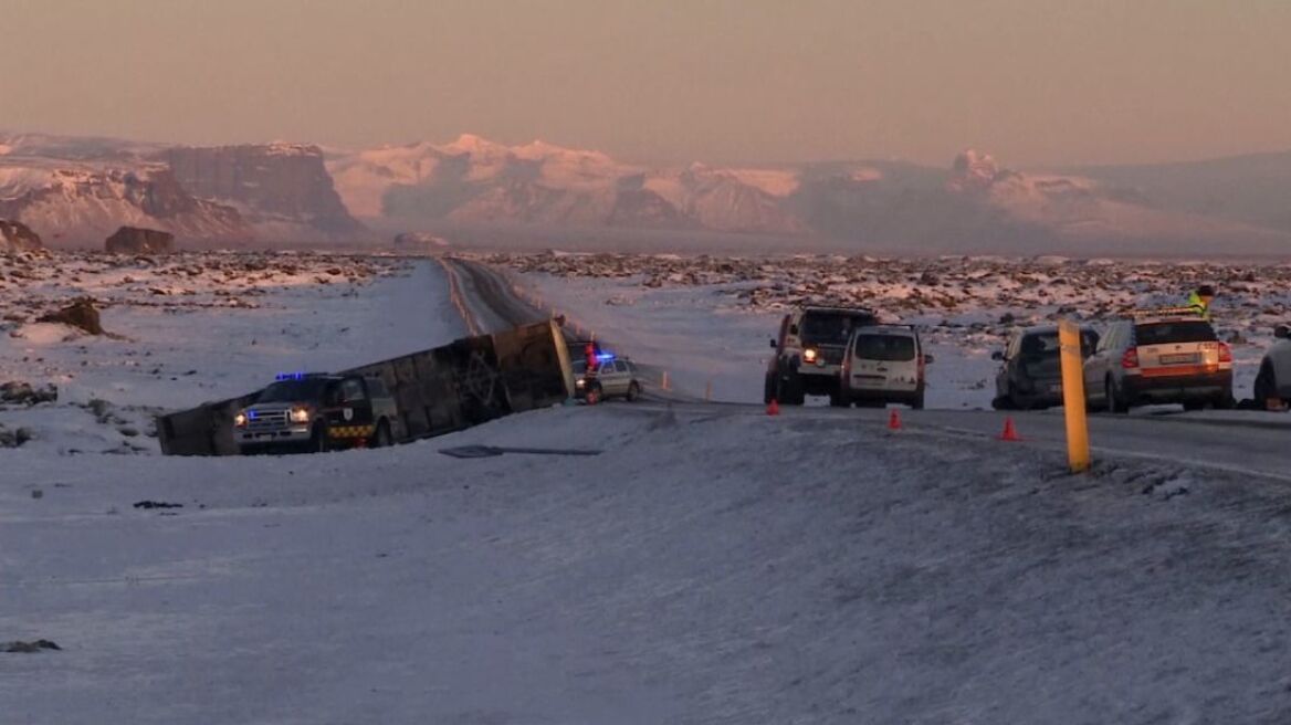 Δυστύχημα με τουριστικό λεωφορείο στην Ισλανδία: Ένας νεκρός - Πολλοί τραυματίες