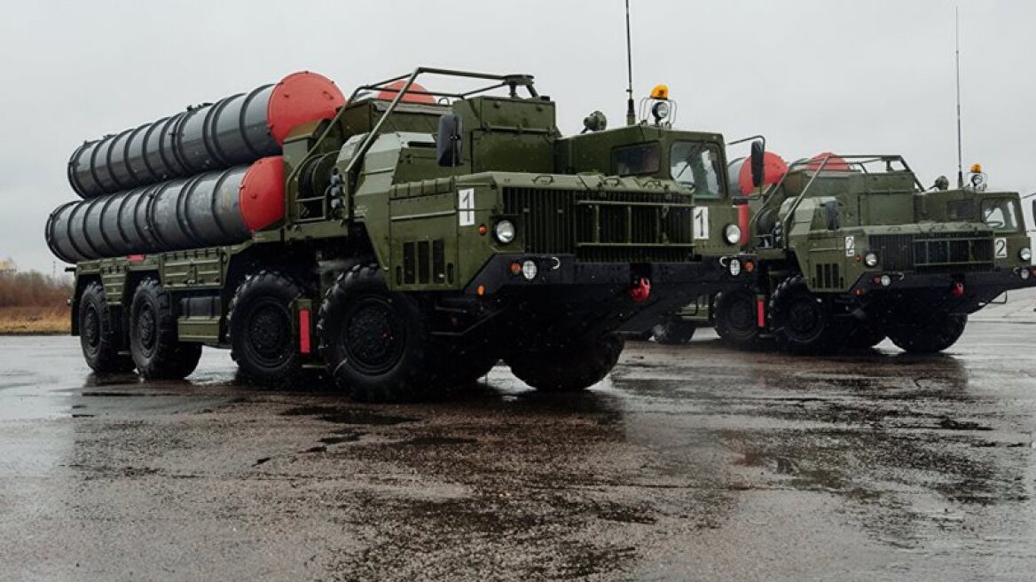 Τουρκία και Ρωσία υπέγραψαν τη συμφωνία για τους πυραύλους S-400