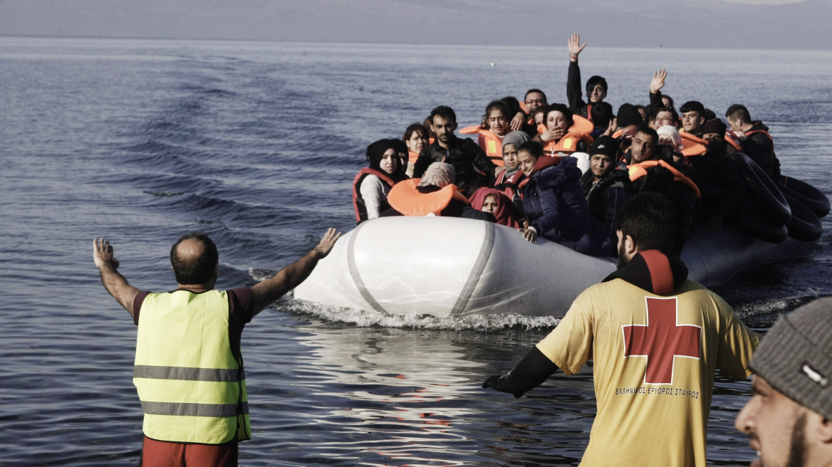 Σχεδόν 25.000 μετανάστες πέρασαν στα νησιά του βορείου Αιγαίου το 2017