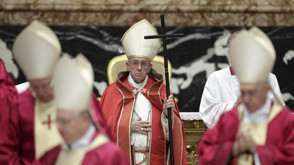 Πάπας: Το 2017 αμαυρώθηκε από πολέμους και ψέματα