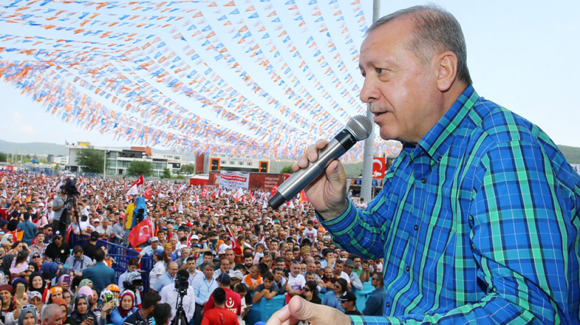Erdogan01-mesa