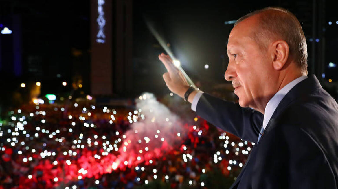 erdogan-waving