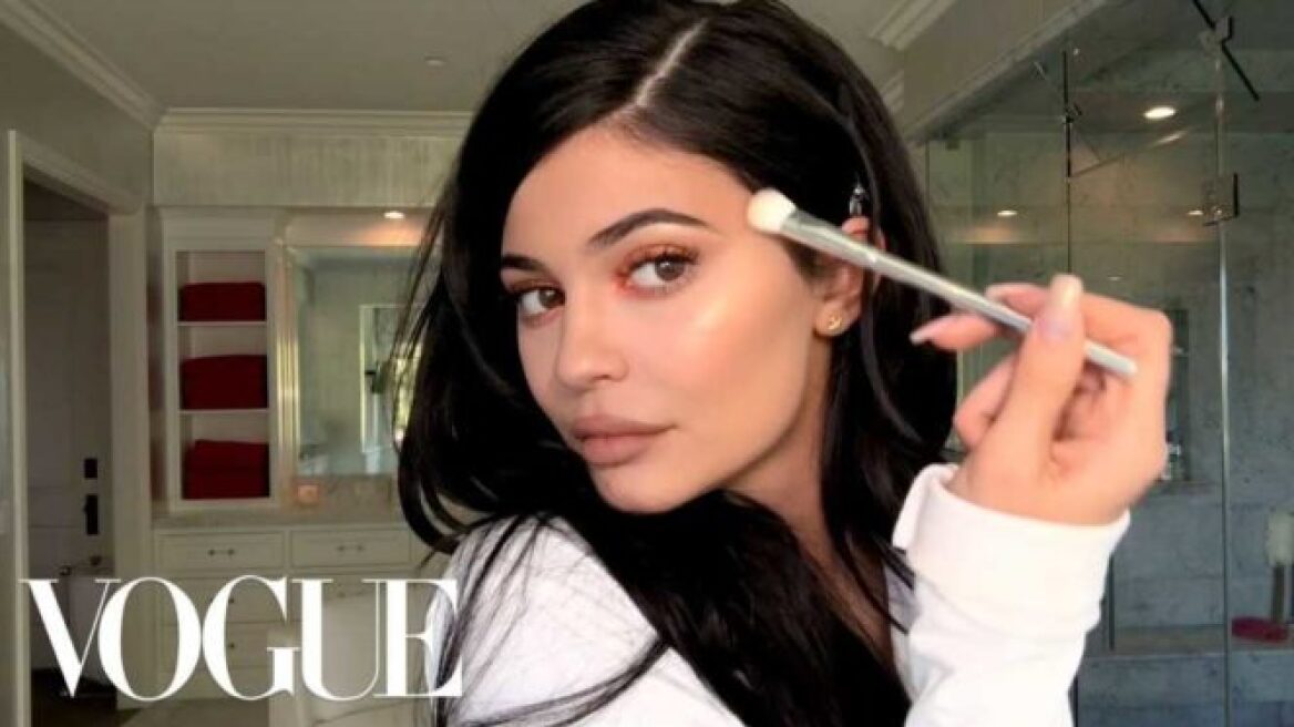 Kylie-Jenners-Guide-to-Lips-Brows-Confidence-Beauty-Secrets-Vogue-664x374