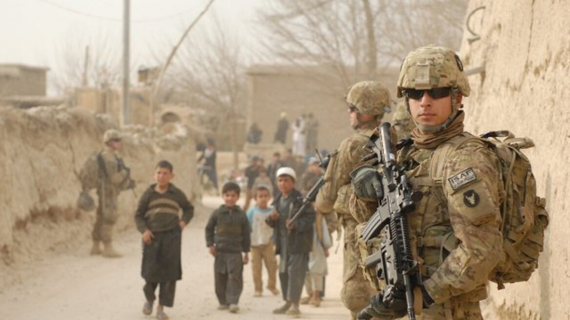 Afghan_village_patrol