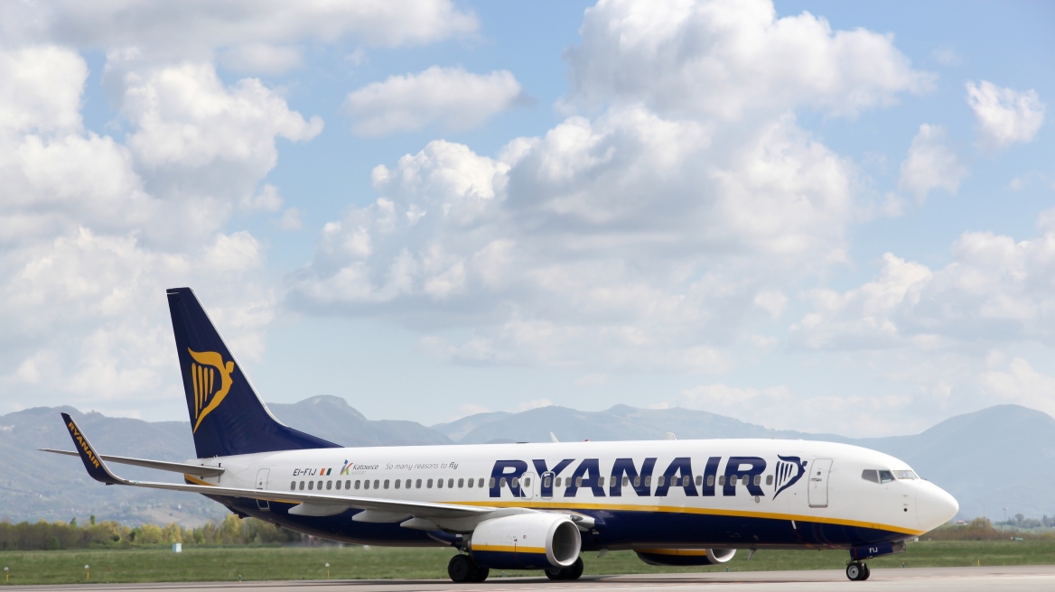 Ryanair-plane