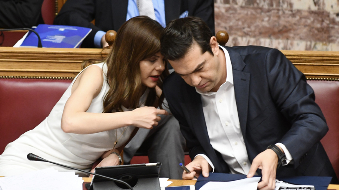 axtsioglou-tsipras_main01