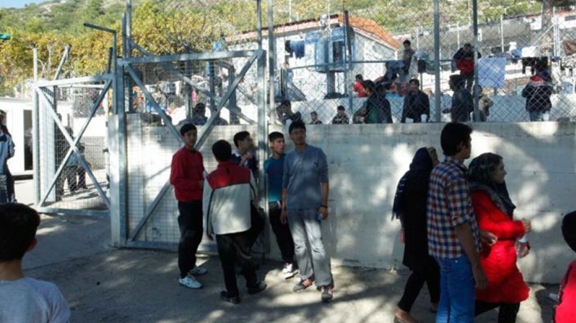 Times: Γκέτο στην Ελλάδα οι προσφυγικοί καταυλισμοί - Γυναίκες φορούν πάνες για να μην τις βιάσουν