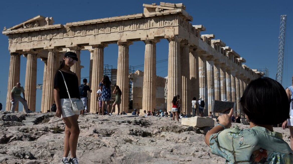 Athens in top 10 dream destinations for 2018, according to Kayak (videos)