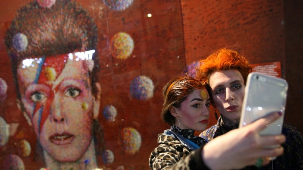 Δύο χρόνια χωρίς τον David Bowie που έζησε σε μία ζωή όσα άλλοι θα ζούσαν σε πέντε