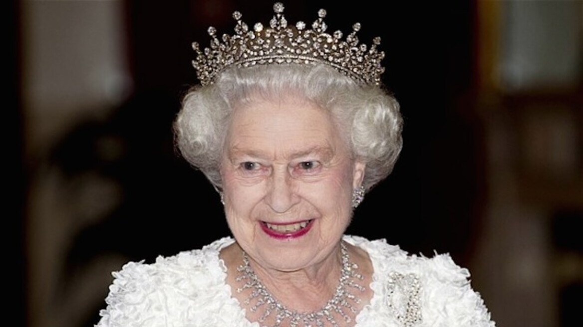 Βασίλισσα Ελισάβετ: Η «φρικτή» διαδρομή με την άμαξα την ημέρα της στέψης της