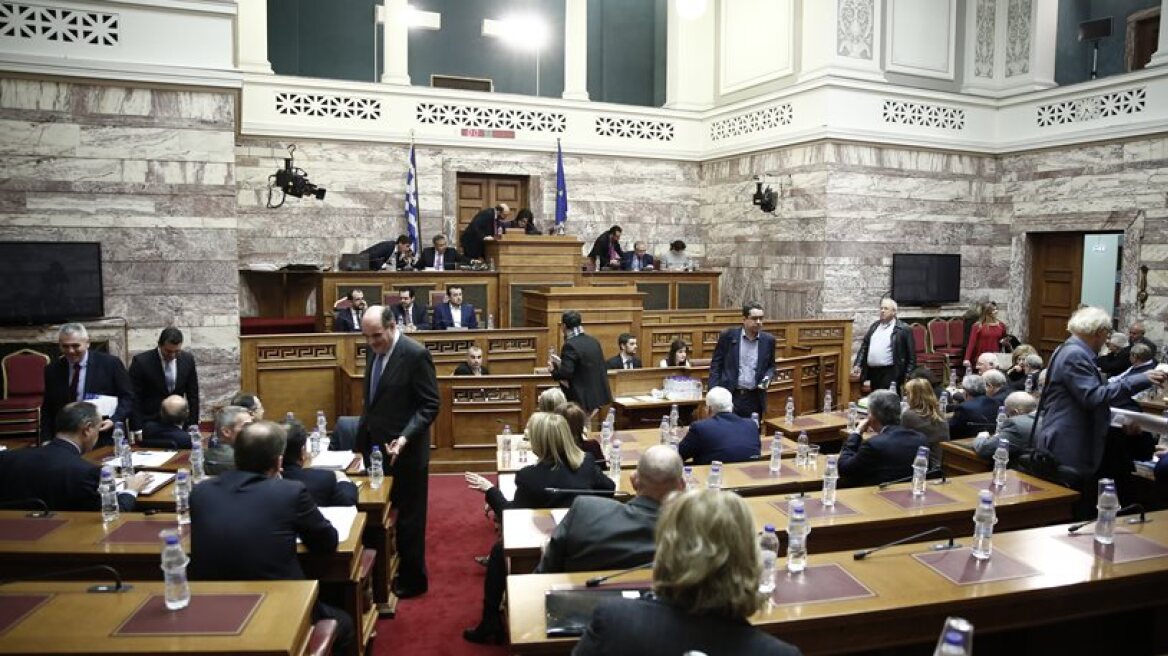 Omnibus bill with prior action demands passes on principle with SYRIZA-ANEL votes