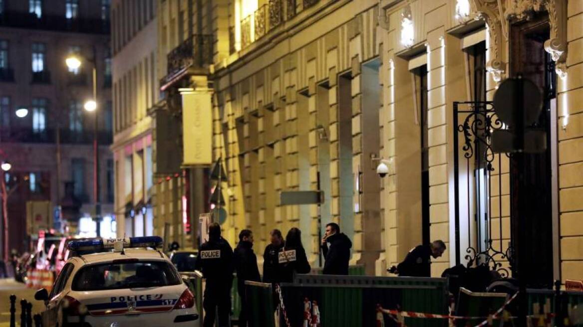 Οι ληστές του Ritz στο Παρίσι «έχασαν» έναν σάκο με κλοπιμαία!