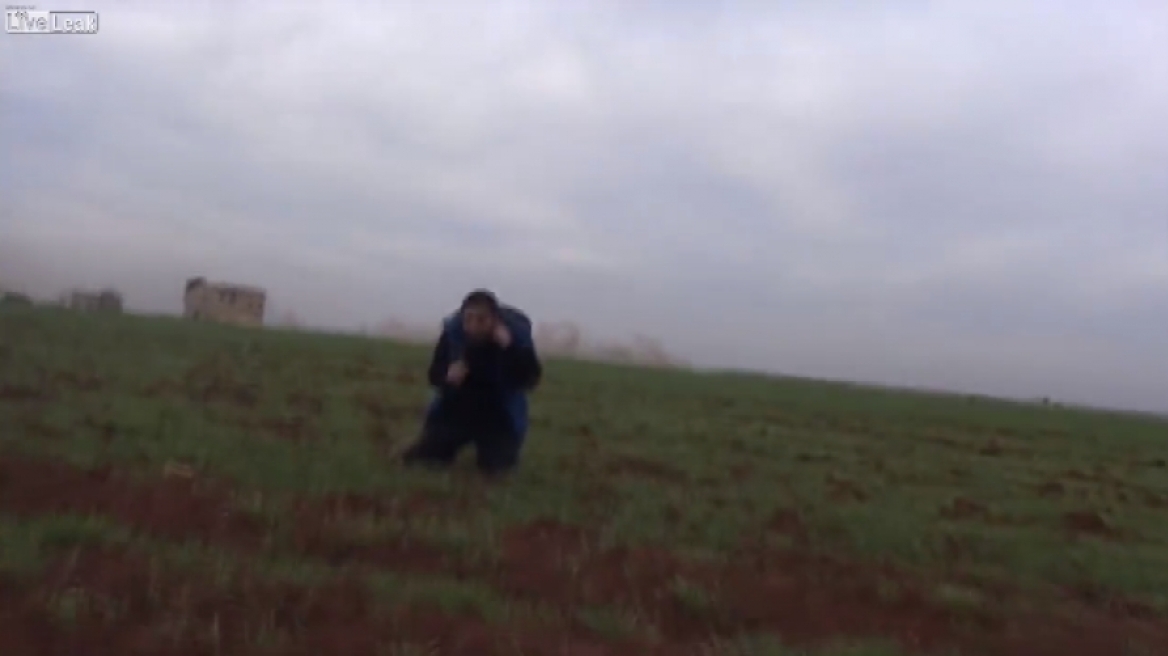 Δημοσιογράφος στη Συρία γλίτωσε από βόμβα παρά... τρίχα!