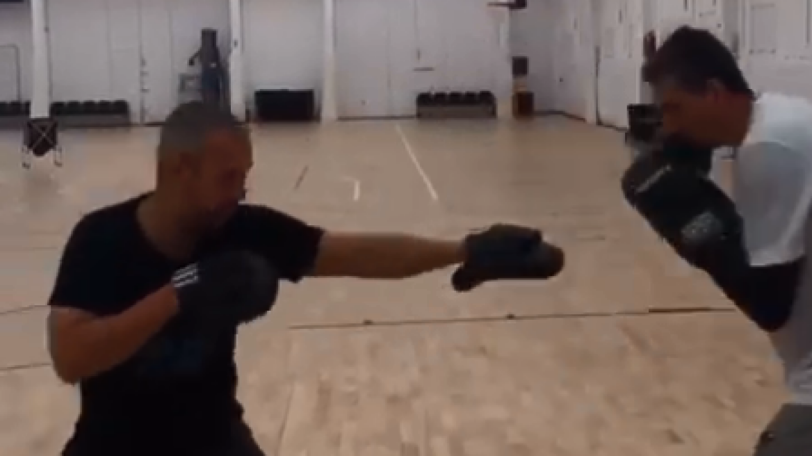 “3D” Diamantides puts on boxing gloves! (video)
