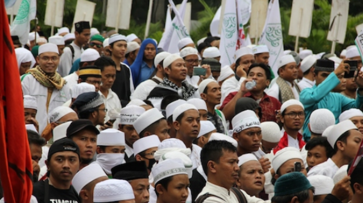 Ινδονησία: Εκατοντάδες μουσουλμάνοι διαδήλωσαν κατά του Facebook κατηγορώντας το για διακρίσεις
