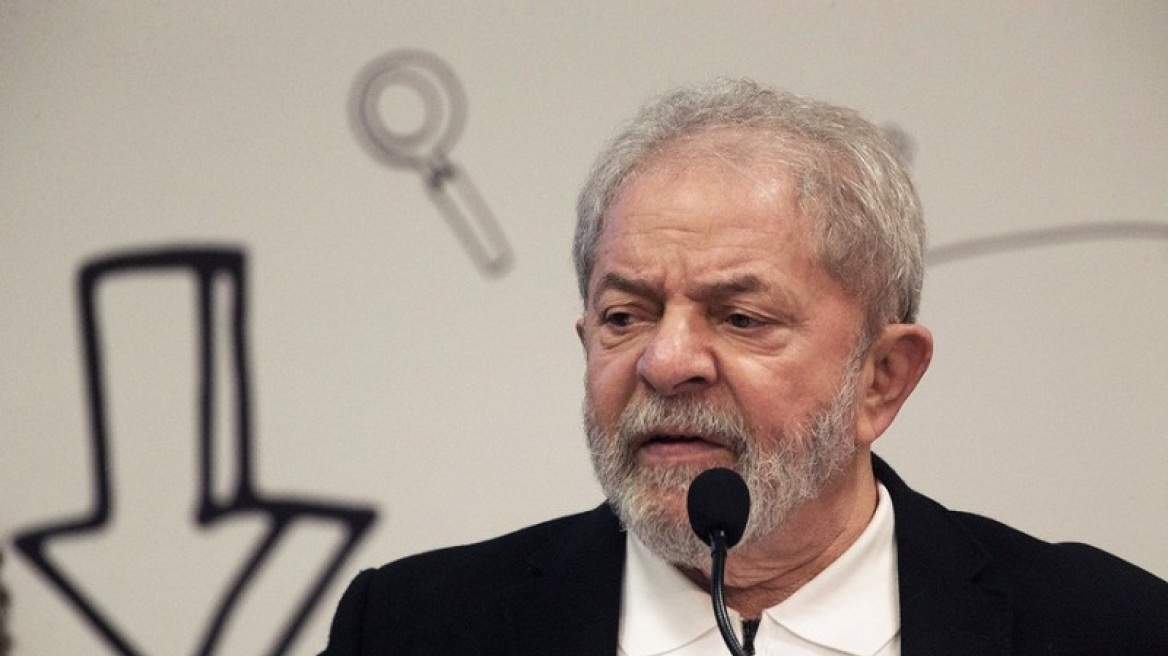  Βραζιλία: Ο Όλιβερ Στόουν υπογράφει διακήρυξη υπέρ του πρώην προέδρου Λούλα ντα Σίλβα