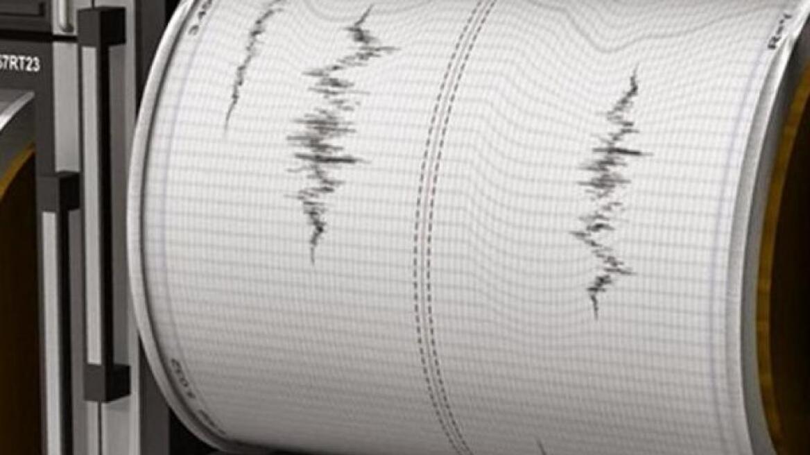 «Τρέμει» η Ελλάδα: Νέα σεισμική δόνηση 3,5 Ρίχτερ στη Σαντορίνη 