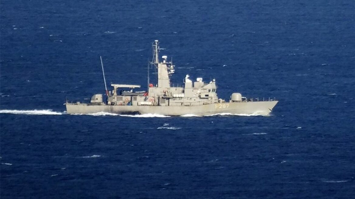 Turkish vessel hits Greek boat near Imia!
