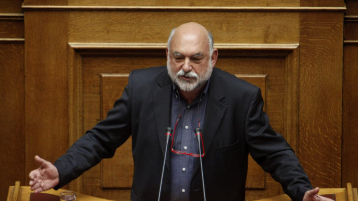 Συρμαλένιος (ΣΥΡΙΖΑ) στο Θέμα 104,6: Μπορεί να μπαίνουν ζητήματα αναθεώρησης ψηφισμένων μέτρων