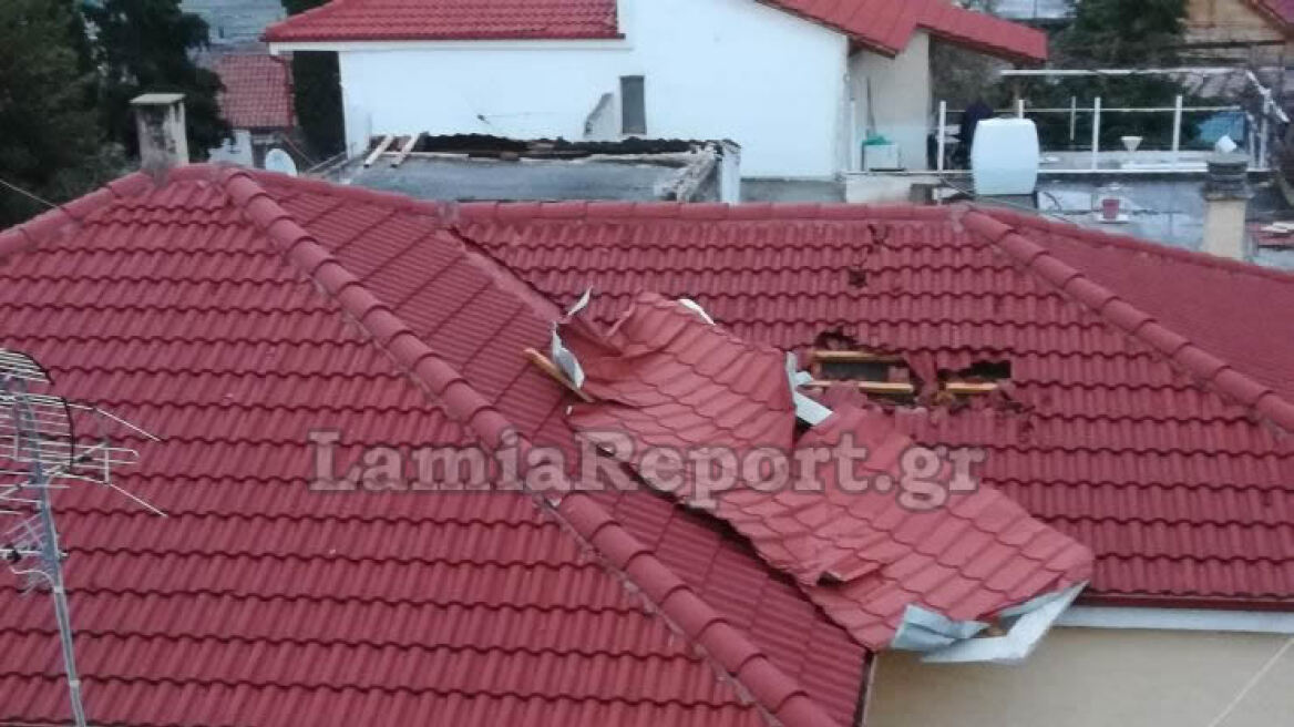 Εικόνες καταστροφής στη Λαμία: Οι άνεμοι ξήλωσαν ακόμη και σκεπές 