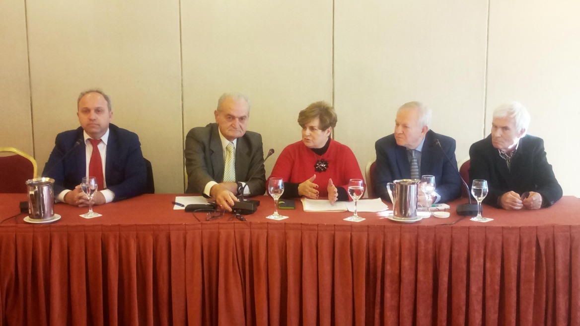 Παμμακεδονικές Ενώσεις και Σύλλογοι Μακεδόνων λένε «όχι»  στη σύνθετη ονομασία και ζητούν δημοψήφισμα