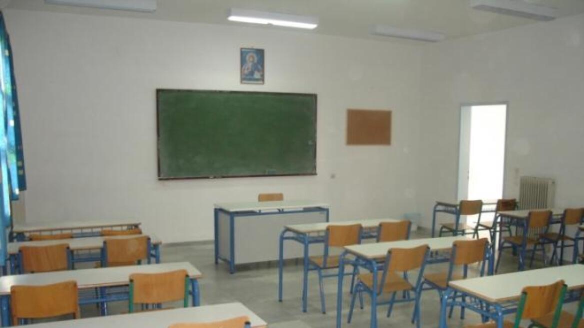 Αχαΐα: Δασκάλα άφησε μαθητές δημοτικού χωρίς το κολατσιό για... τιμωρία 