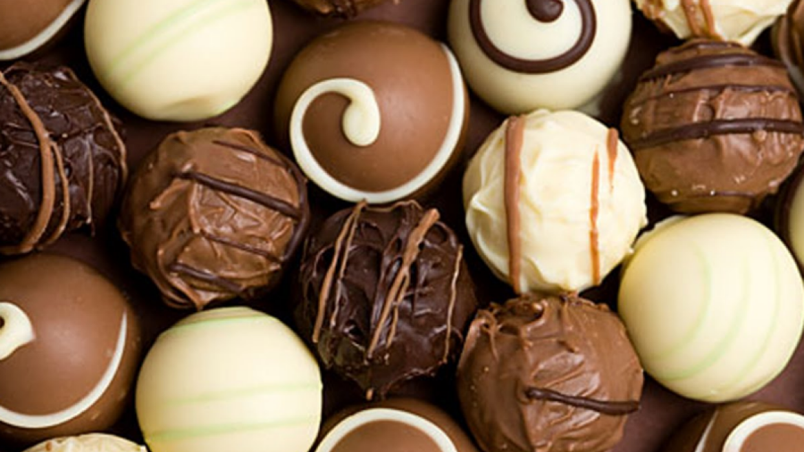 «Καίγεσαι» για σοκολάτα; Φταίνε συγκεκριμένοι νευρώνες, λένε οι επιστήμονες
