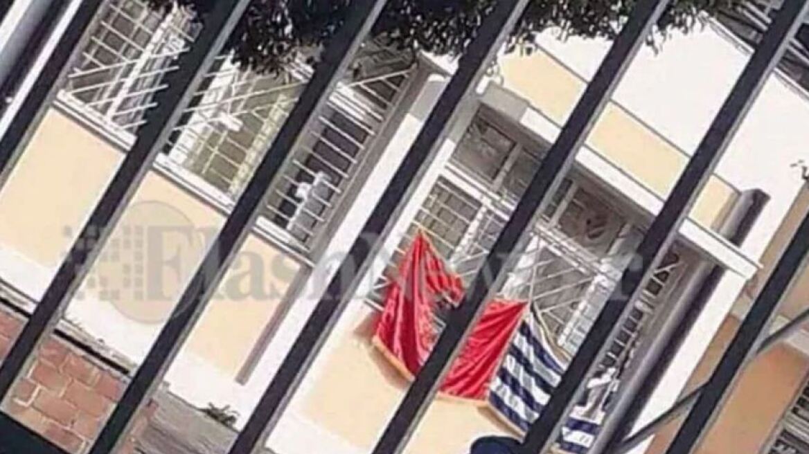 Χανιά: Ύψωσαν αλβανική σημαία σε σχολείο - Κατάληψη από τους μαθητές 