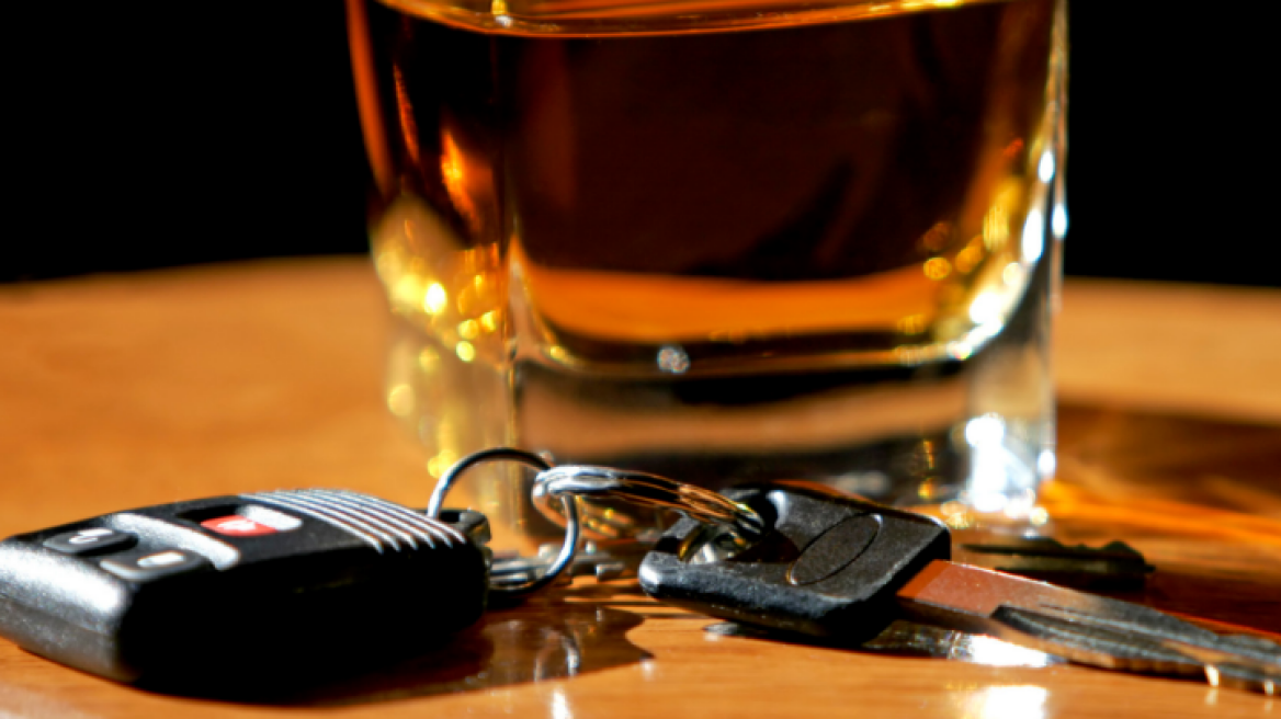 Βαριές «καμπάνες» για οδηγό χωρίς δίπλωμα που παρέσυρε μεθυσμένος με το αμάξι του πεντάχρονο