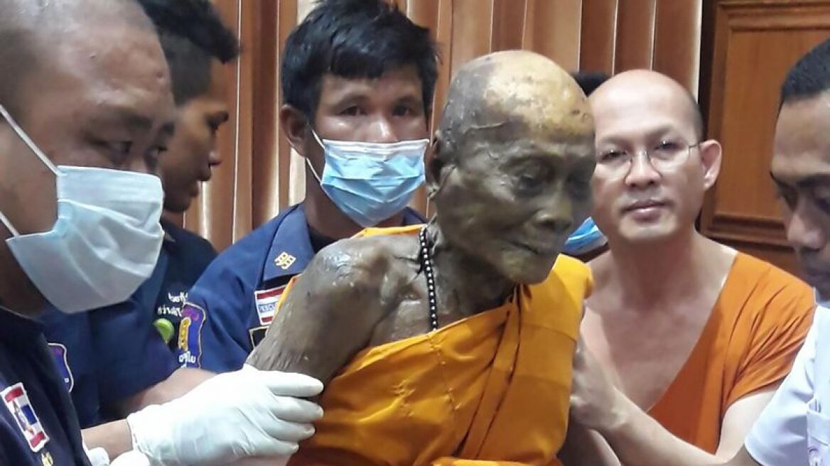 Απίστευτες εικόνες: Βουδιστής μοναχός «χαμογελά» δύο μήνες μετά τον θάνατό του