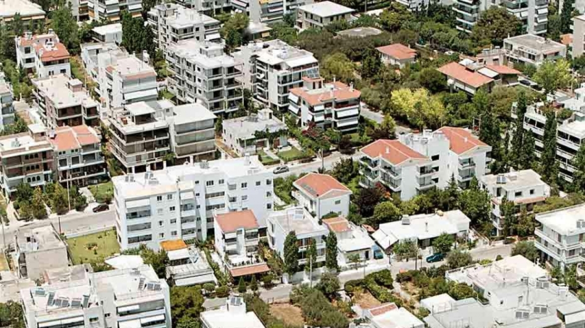 Fitch: Πτώση και φέτος στις τιμές των κατοικιών στην Ελλάδα