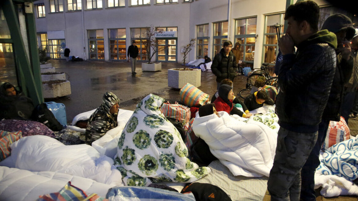 Σκάνδαλο σε κέντρο μεταναστών στη Σουηδία: Εργαζόμενες αποπλάνησαν ανήλικους μετανάστες