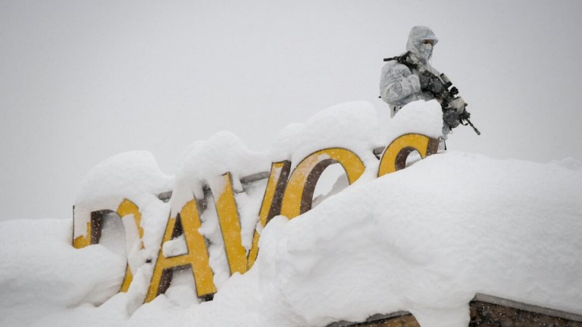 Σε κλοιό χιονιά και στρατού το Νταβός υποδέχεται το Παγκόσμιο Φόρουμ