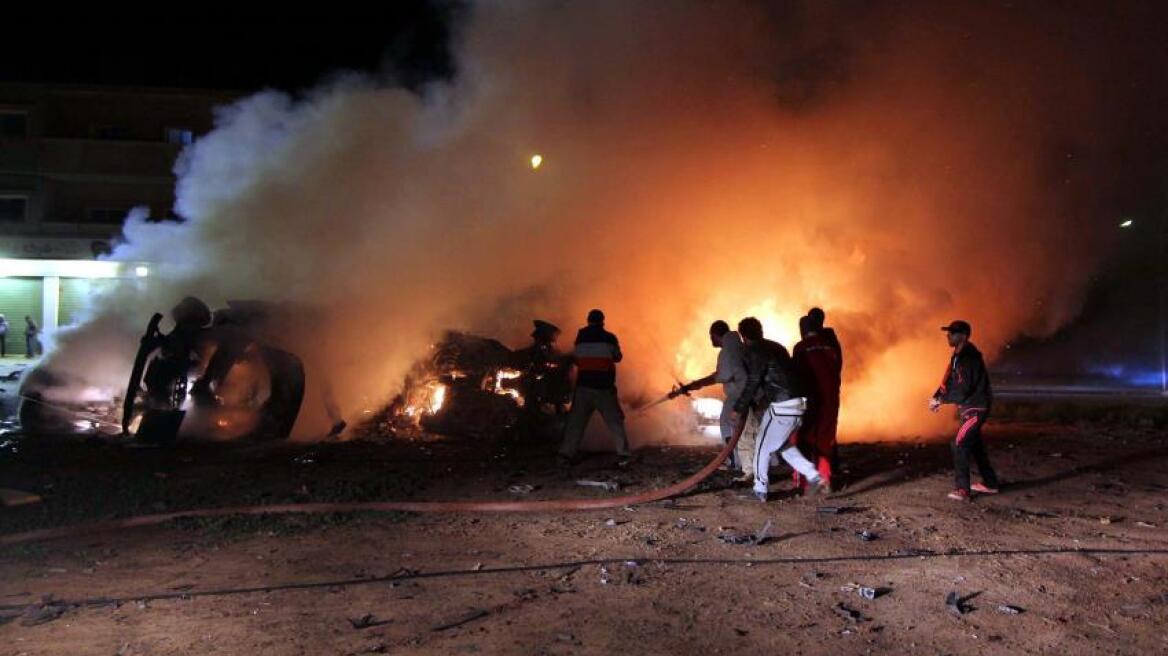 Λιβύη: Τουλάχιστον 22 νεκροί από διπλή επίθεση με παγιδευμένα αυτοκίνητα