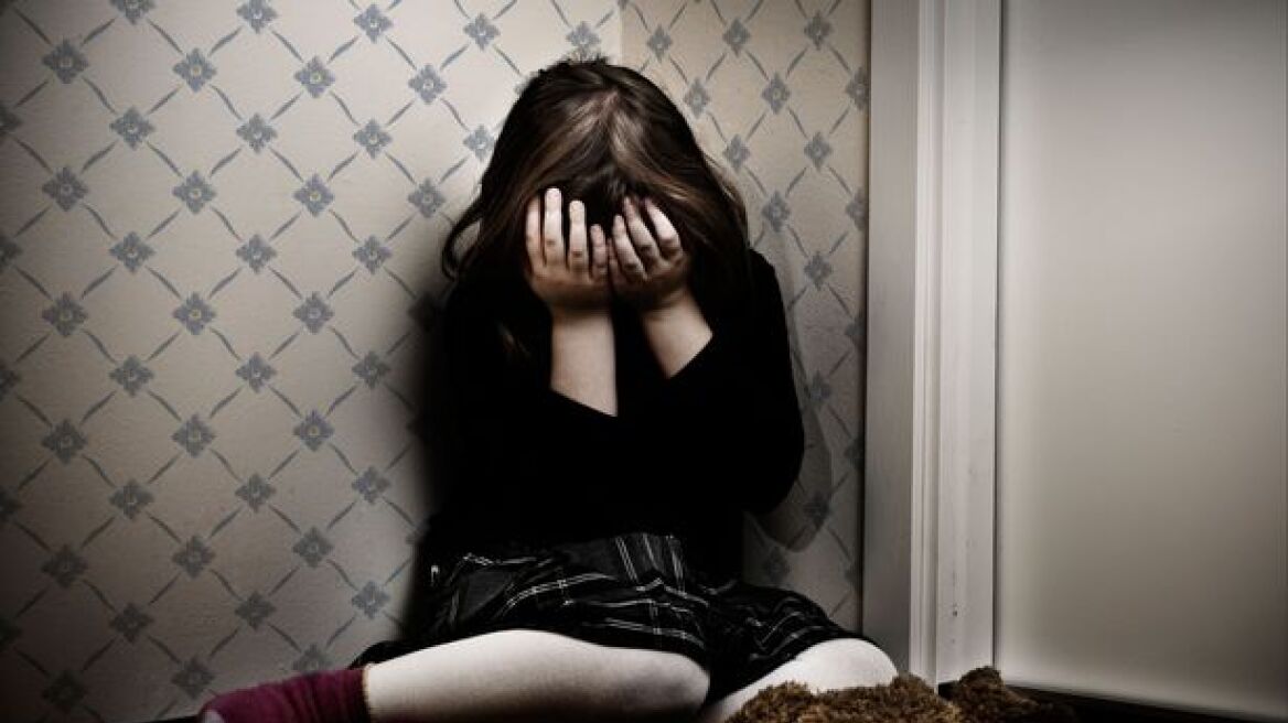 Σουηδία: Aρνήθηκε να καταγγείλει τον Αφγανό εραστή της που κακοποίησε σεξουαλικά την κόρη της!