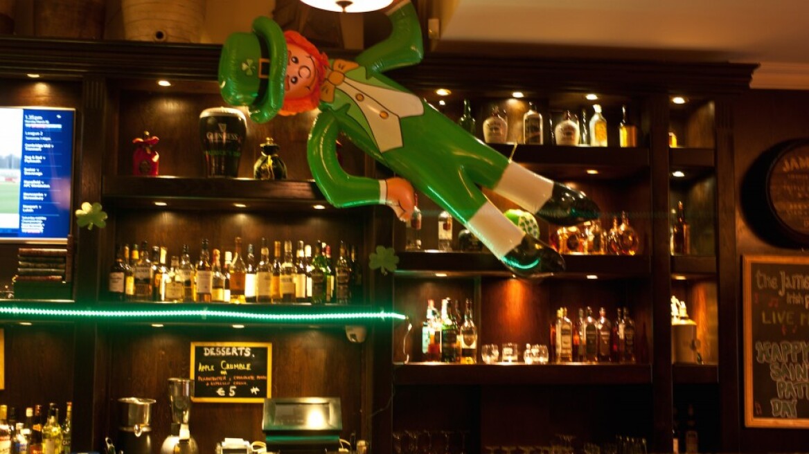 Τέλος στην παράδοση 100 χρόνων στην Ιρλανδία: Θα πωλούν αλκοόλ και την Μεγάλη Παρασκευή