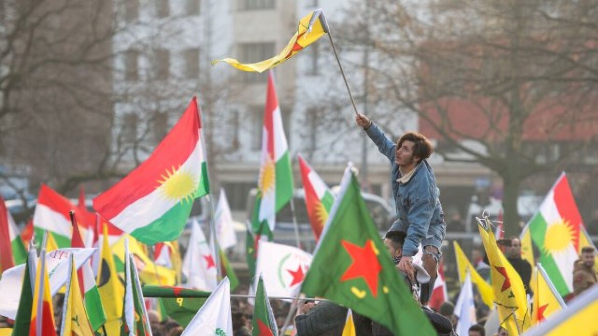 Γερμανία: Η αστυνομία σταμάτησε διαδήλωση χιλιάδων Κούρδων κατά της τουρκικής επίθεσης στη Συρία	