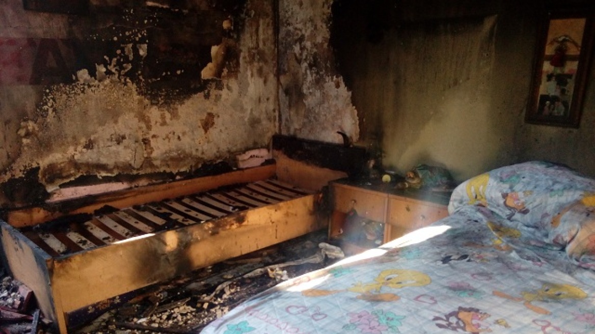 Στο δρόμο τετραμελής οικογένεια στο Βόλο: Πυρκαγιά κατέστρεψε το σπίτι τους 