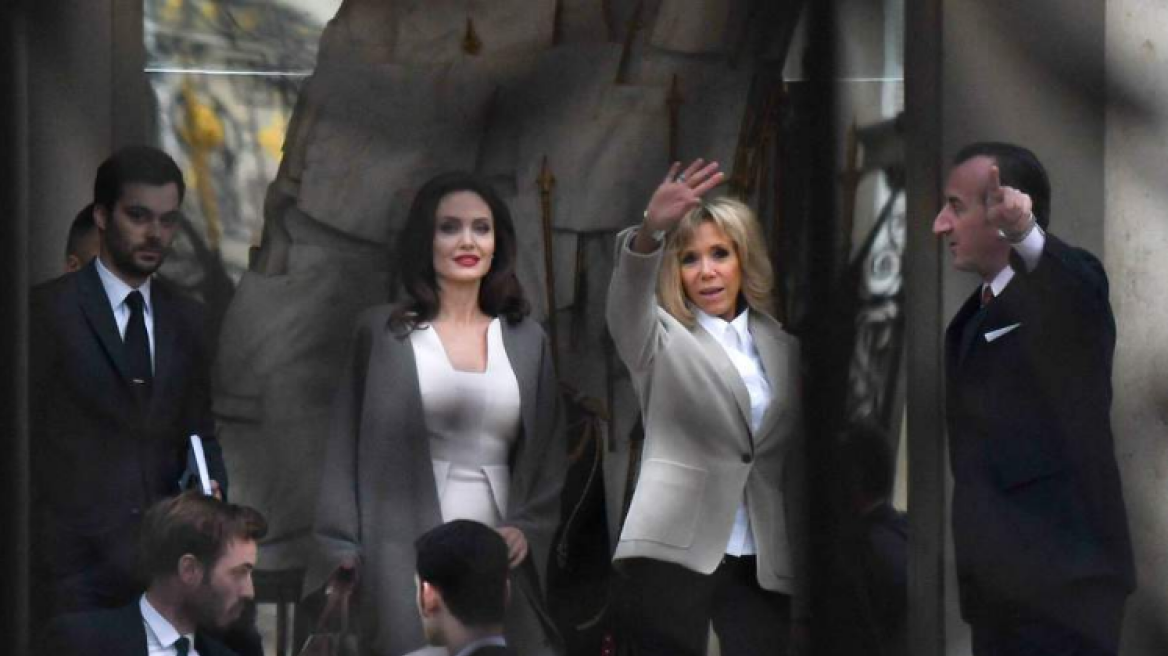 Φωτογραφίες: Η Μπριζίτ Μακρόν υποδέχθηκε την Αντζελίνα Τζολί στο μέγαρο των Ηλυσίων
