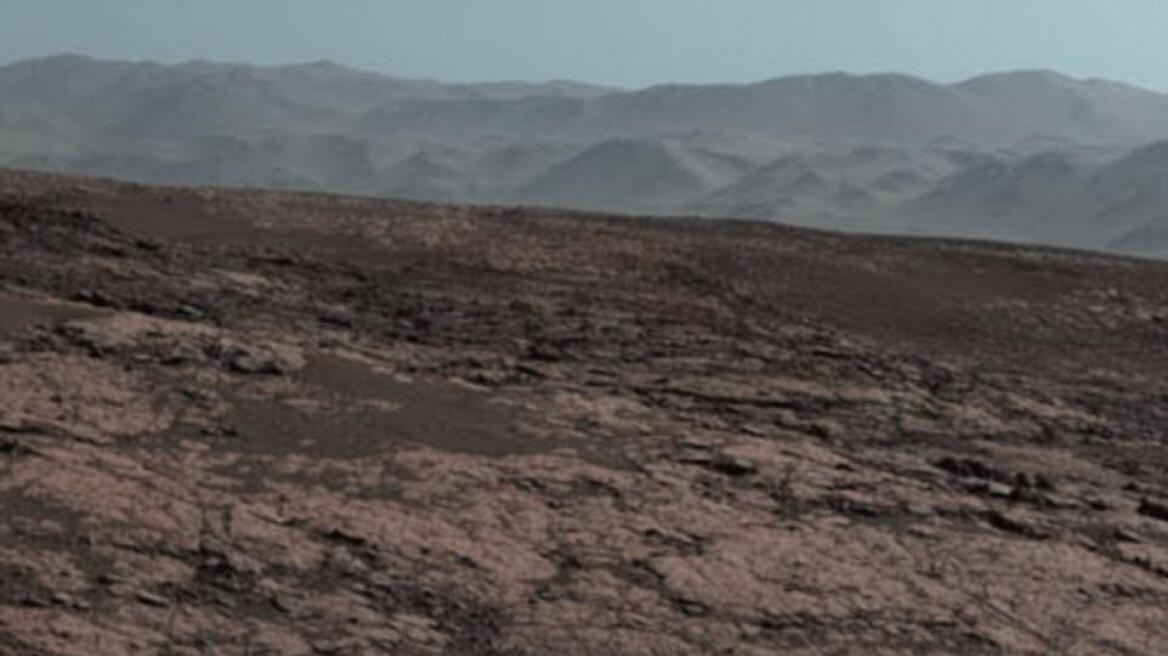 Ο Άρης όπως δεν τον έχουμε ξαναδεί: Ένα εκπληκτικό «πανόραμα» από την επιφάνεια του «κόκκινου πλανήτη»
