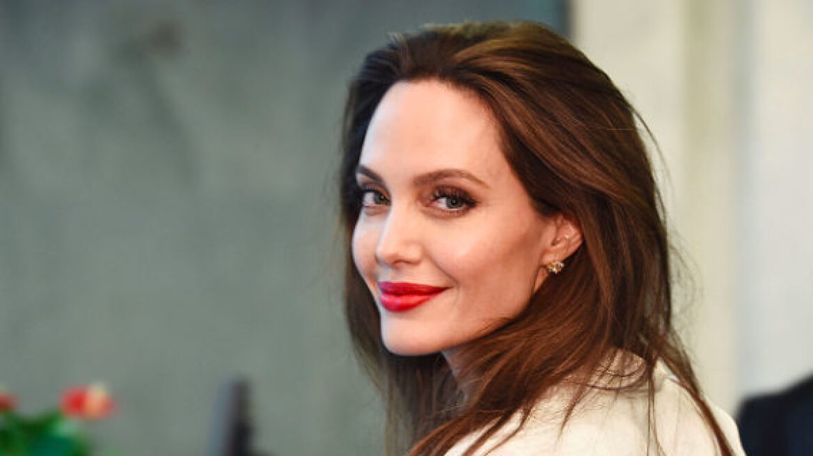 Η Angelina Jolie είναι ερωτευμένη με τον πιο σέξι άντρα του Hollywood