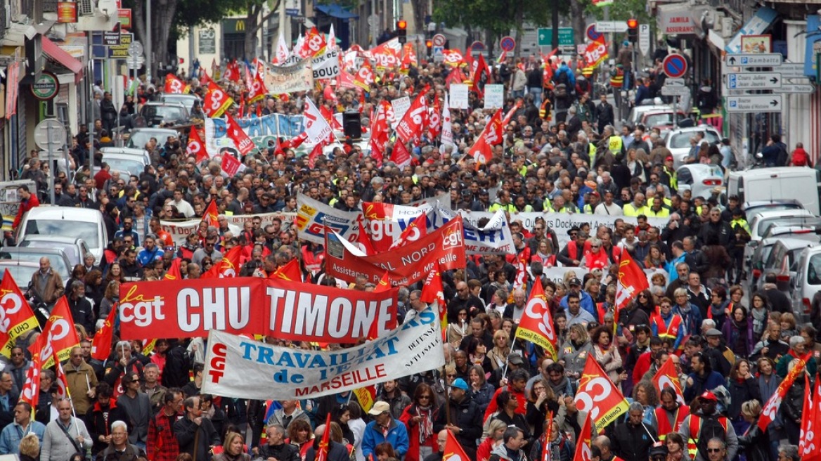 Γαλλία: Επί ποδός επτά συνδικάτα για τη μεταρρύθμιση στον δημόσιο τομέα