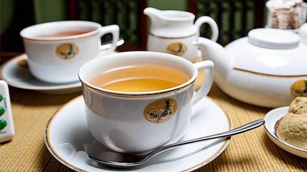 Έρευνα: Καυτό τσάι και αλκοόλ αυξάνουν τον κίνδυνο καρκίνου του οισοφάγου