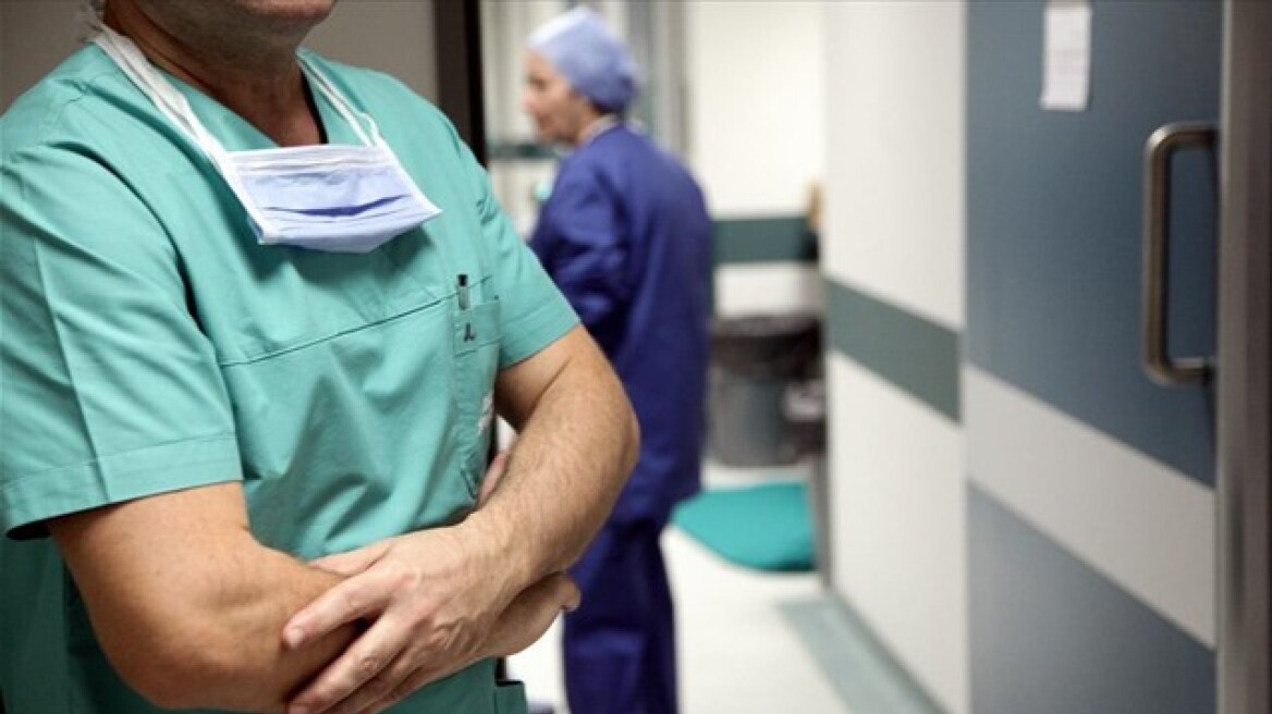 Νοσοκομειακοί γιατροί: Έχασαν το 55% των αποδοχών τους σε επτά χρόνια 