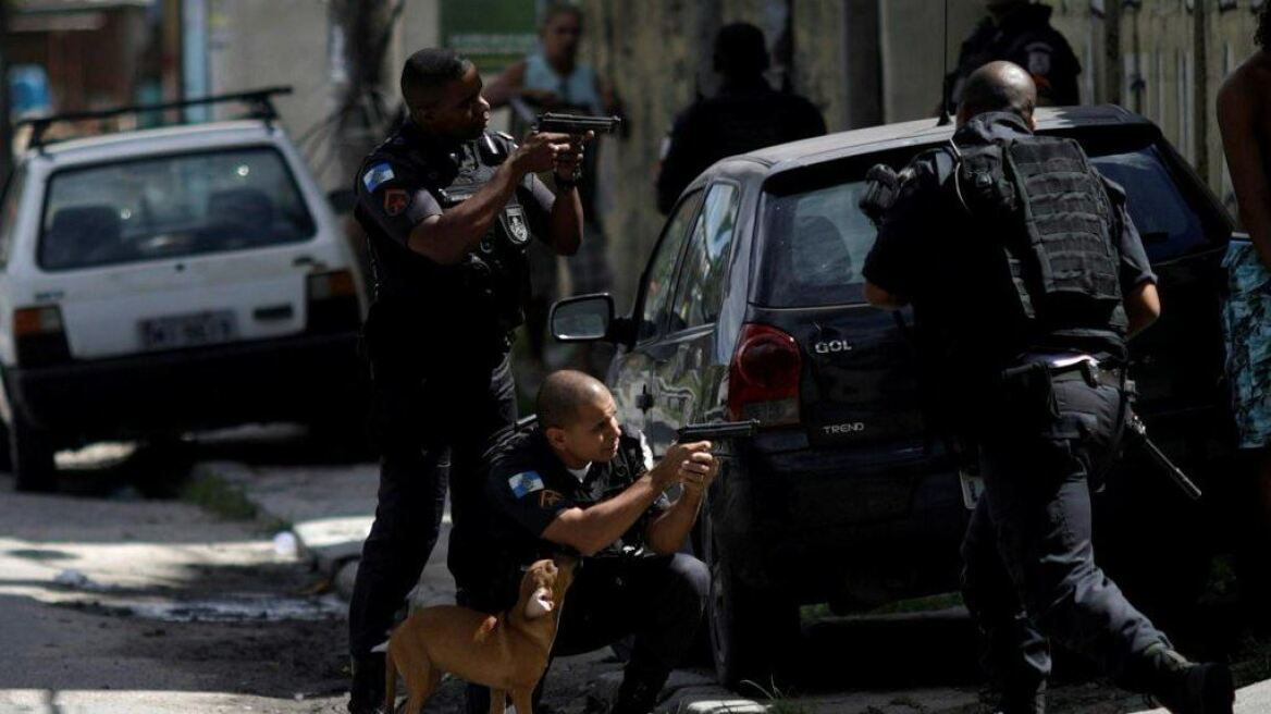 Χάος στο καρναβάλι του Ρίο ντε Τζανέιρο - Στα χέρια του στρατού η ασφάλεια