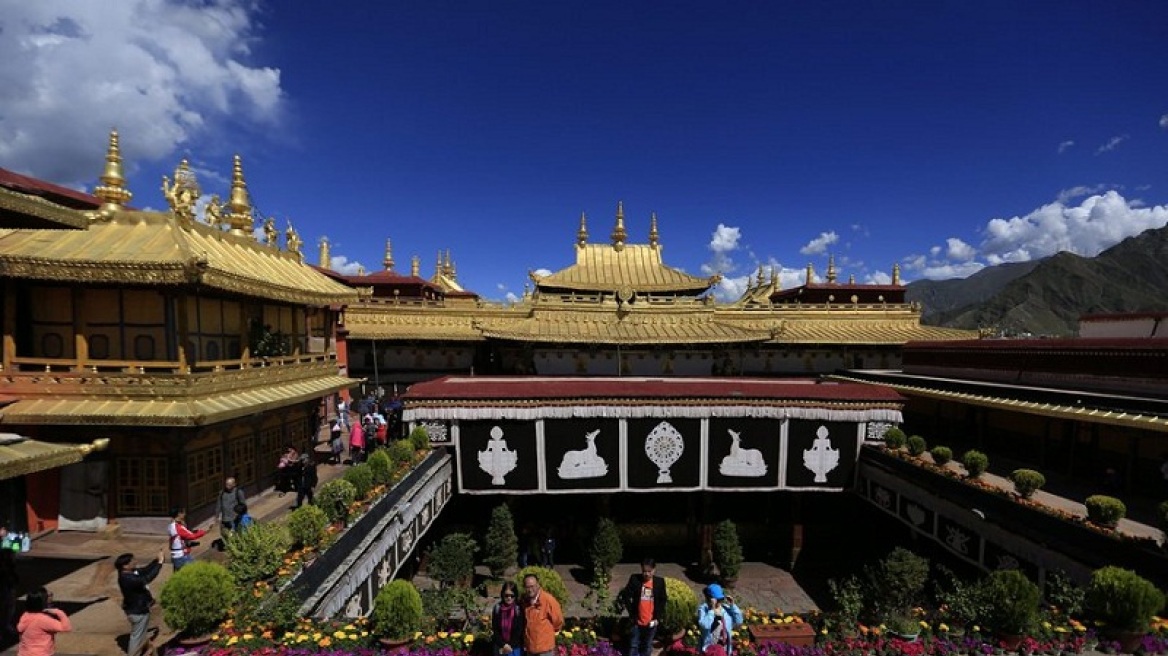 Κίνα: Πυρκαγιά έπληξε το γνωστό ναό Jokhang στη Λάσα