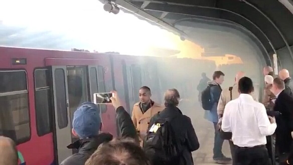 Λονδίνο: Εκκενώθηκε σταθμός τρένου λόγω εκρήξεων από ηλεκτρική βλάβη