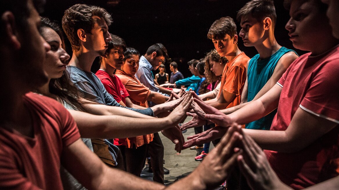 Dancing to Connect: Σύγχρονος χορός από μαθητές σχολείων της Αθήνας και των Χανίων