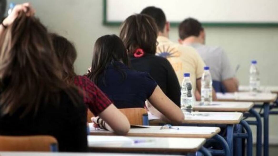 Γαβρόγλου: Από 10 σε 4 τα εξεταζόμενα μαθήματα στη Γ' Λυκείου
