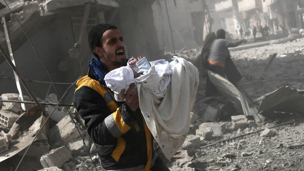 Συρία: Εκατοντάδες άμαχοι και παιδιά νεκροί από κυβερνητικούς βομβαρδισμούς